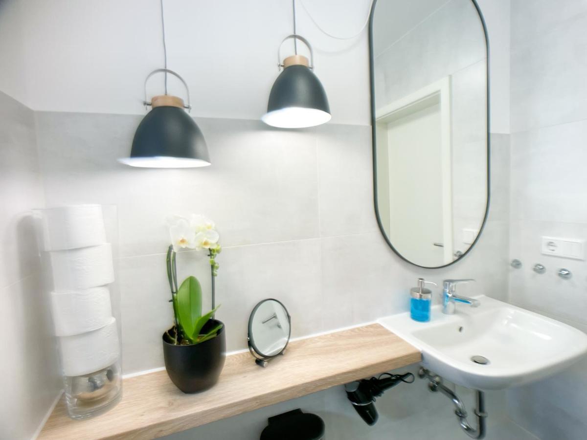 M-Style 02 Apartment Mit Balkon 24H Self-Check-In, Free Parking, Netflix Núremberg Exterior foto